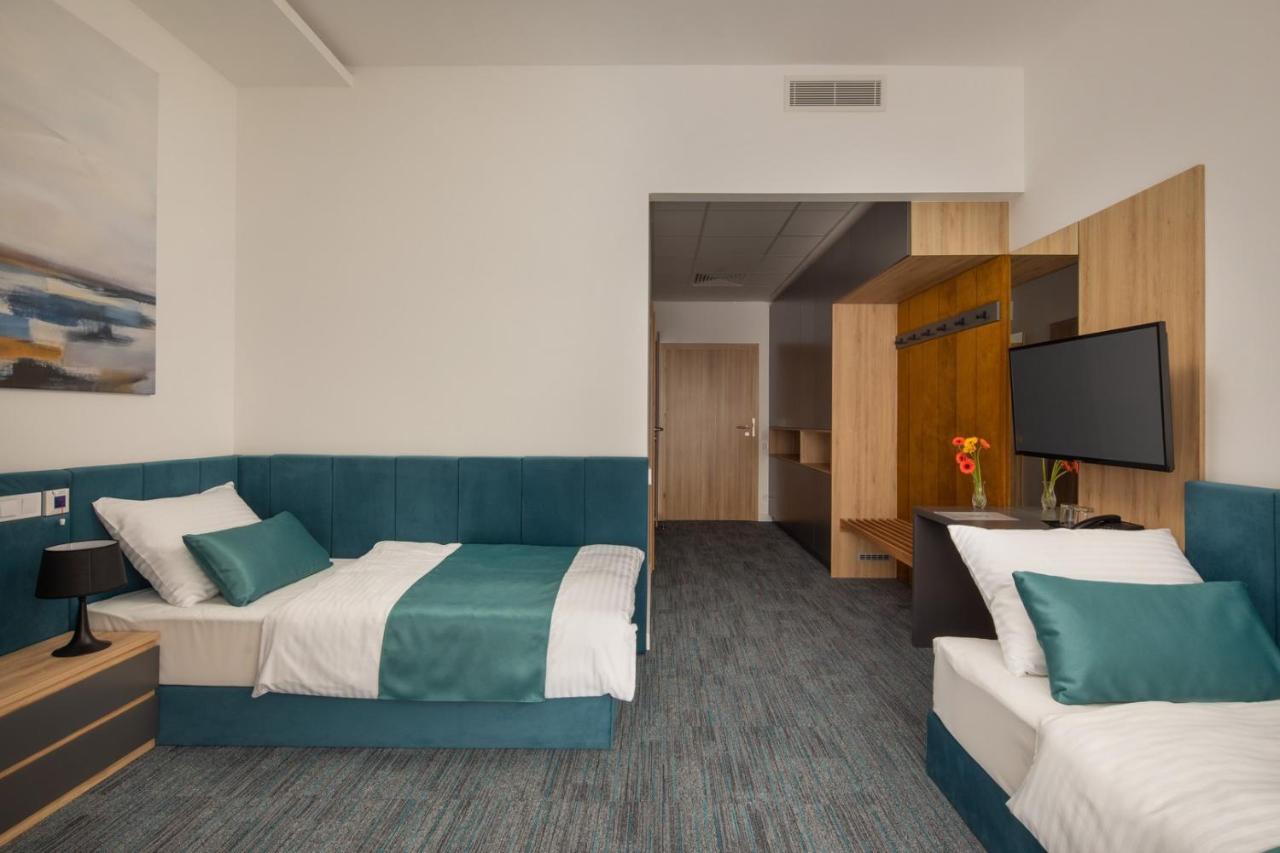 Sziget Hotel Nyíregyháza Exterior foto